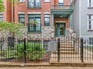 853 W Roscoe St #2, Chicago, IL 60657