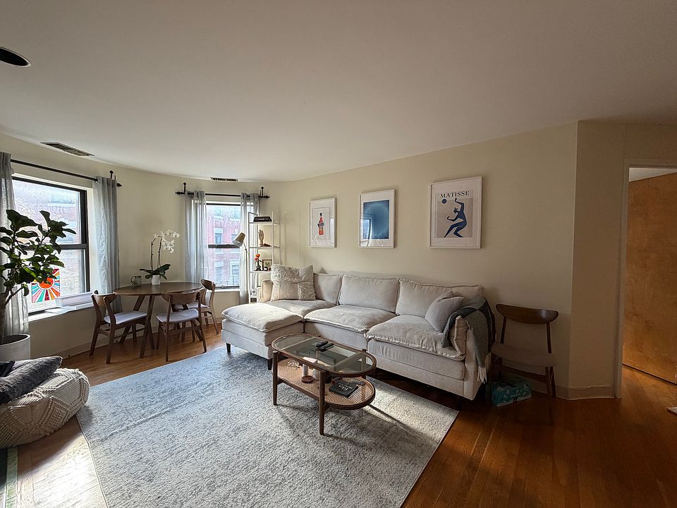 1st image of 103 Gainsborough St APT 304