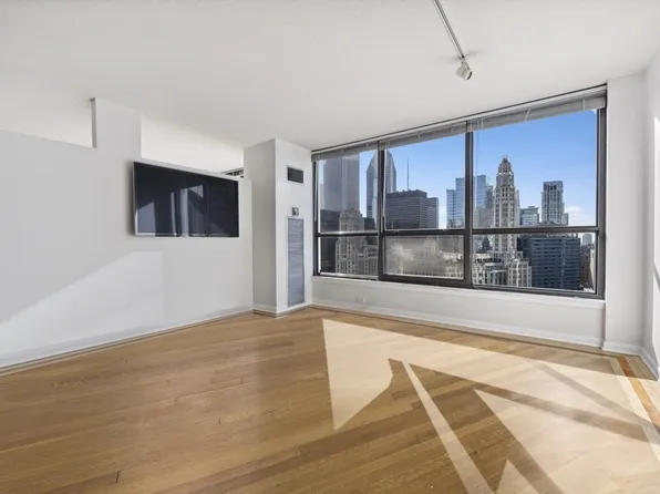 405 N Wabash Ave, Chicago, IL