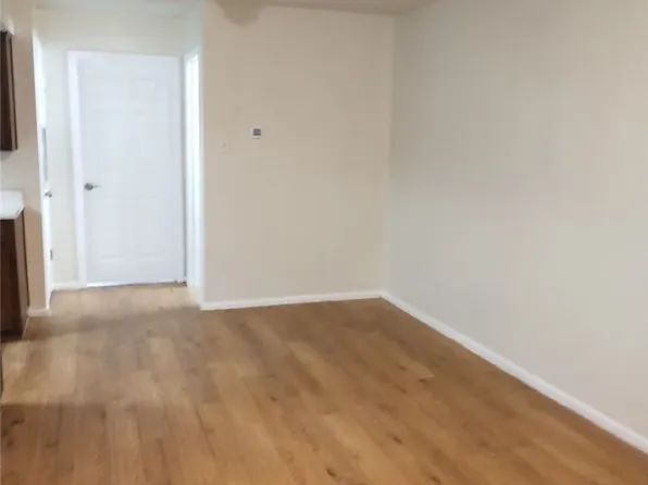 300 N Milam St APT 3, Seguin, TX 78155