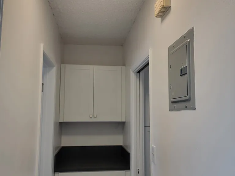 1232 W Florence Ave #3 — Photo 4