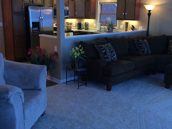 4th image of 609 N Shore Dr