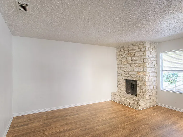 Chateau Avalon of Austin — Photo 6