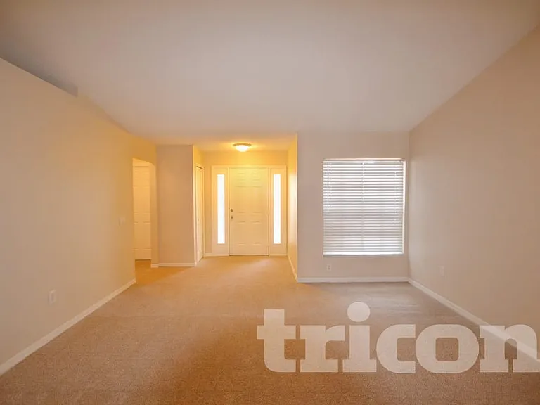1817 Landside Dr — Photo 2