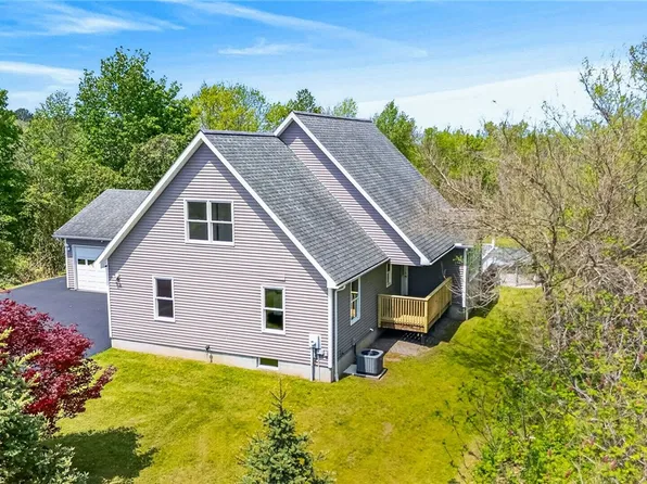 1157 Stafford Rd, Palmyra, NY 14522