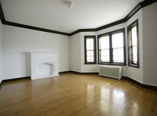 36 Lawton Rd APT 2, Riverside, IL 60546