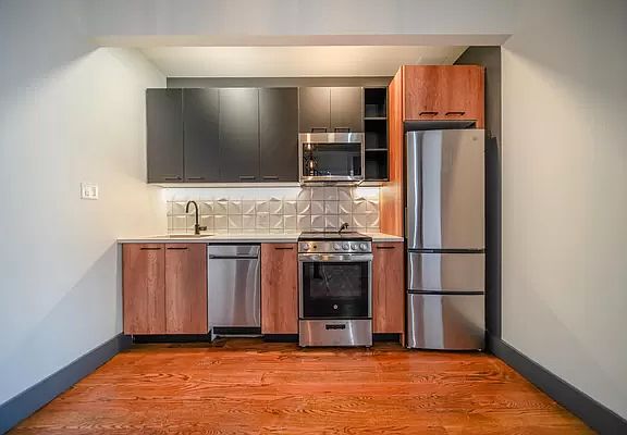 2nd image of 896 Willoughby Ave #5B