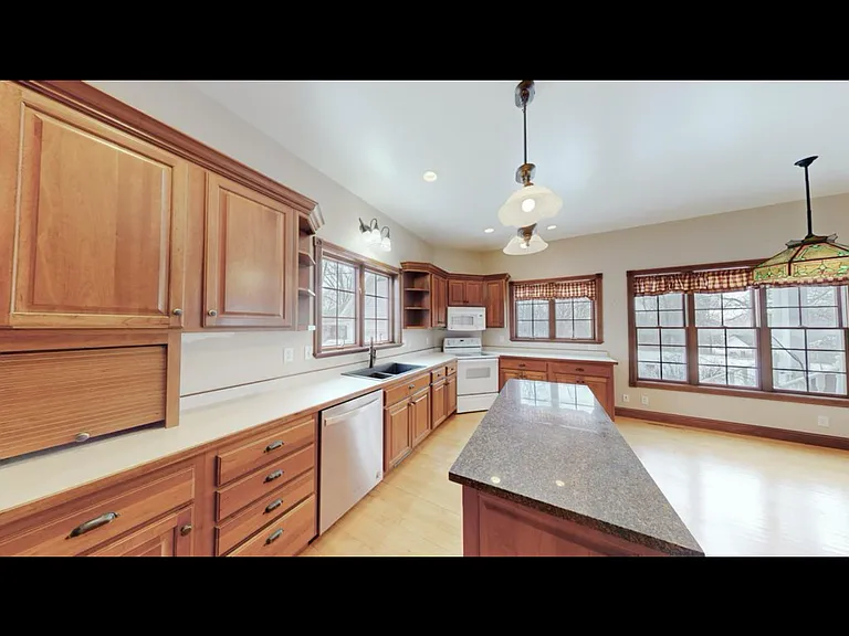 105 Lakeshore Dr NW #5 — Photo 10