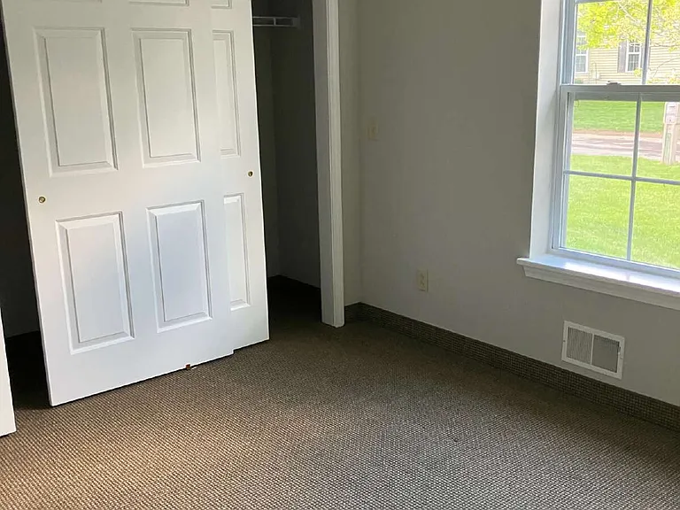 1027 Whitney Rd E #1 — Photo 18