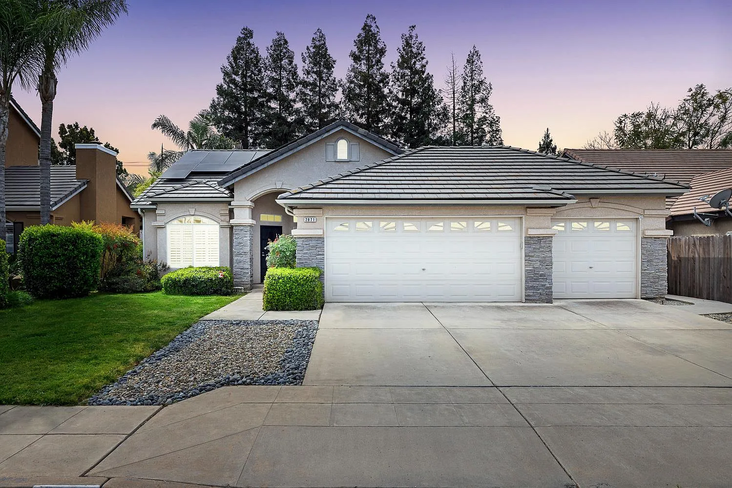 2871 E Ryan Ln photo 1