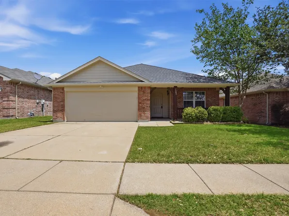 5800 Blue Ribbon Rd, Fort Worth, TX 76179