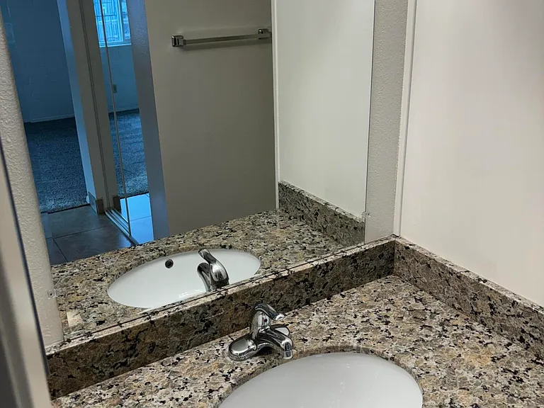4111 E Camelback Rd #17 — Photo 15