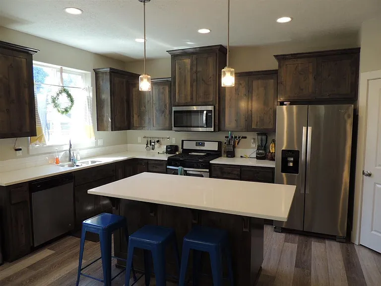 5693 Boundary Dr S — Photo 3