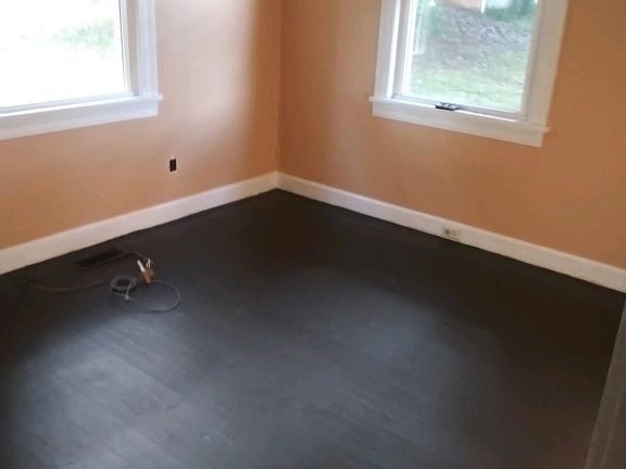 5th image of 988 Cumberland Dr