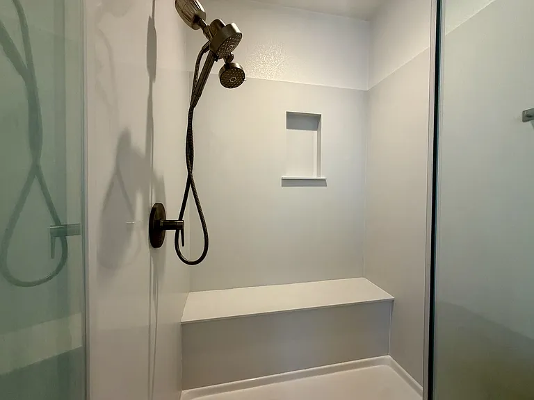 561 Pilgrim Dr — Photo 17