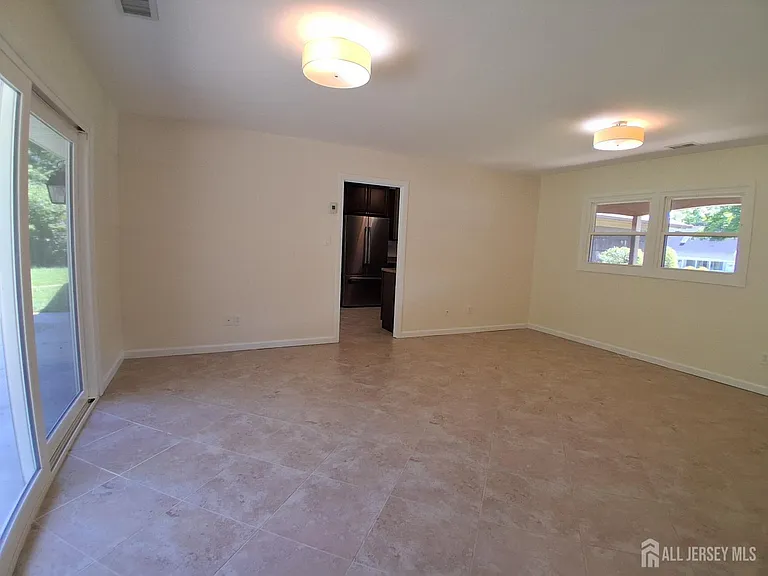 6 Flower Rd — Photo 10