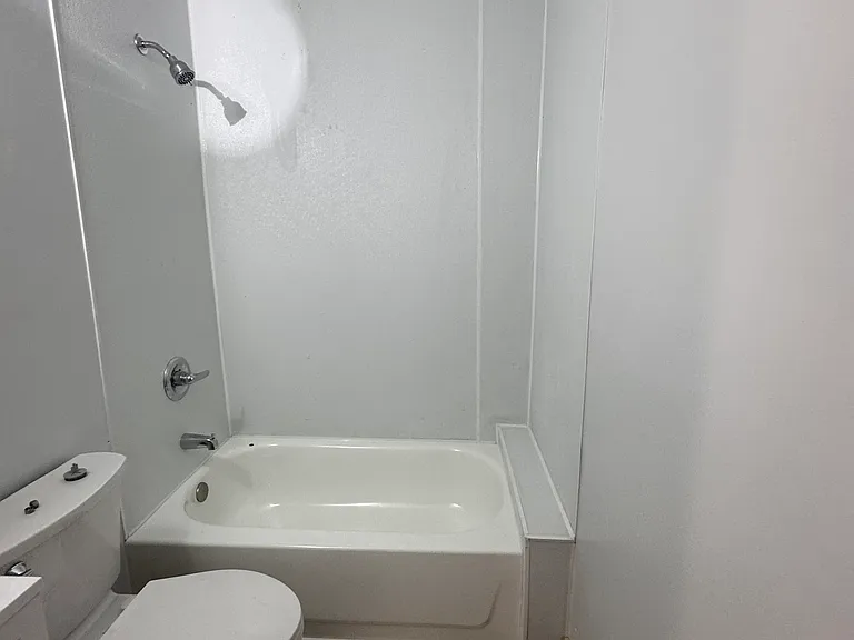 724 Walnut St #4 — Photo 3