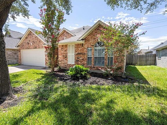 2nd image of 3915 Lauderwood Ln