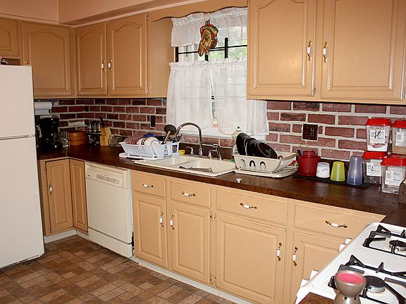 2nd image of 31 Poultney Ave