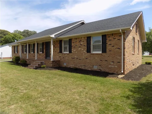 6 Peterson Ave, Smithfield, VA 23430