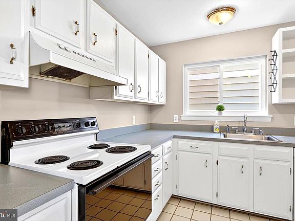 5th image of 7204 Lavender Ln