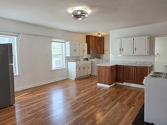 2nd image of 41 Orient St APT 2