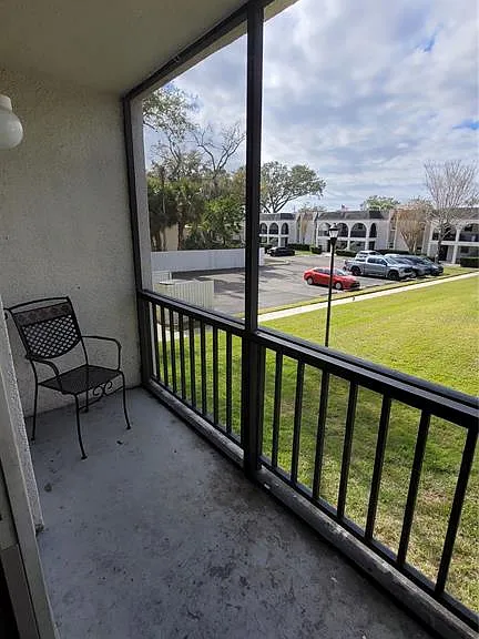 122 N Kings Ave #202 — Photo 5