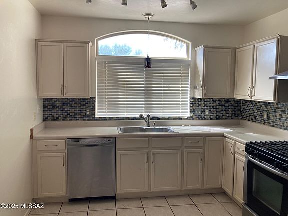 4th image of 5424 N Mesquite Bosque Way
