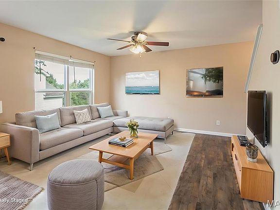 3rd image of 114 Waterside Crossing Dr