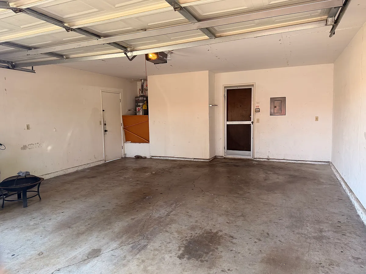 Building Photo - 3602 Forest Glenn Dr