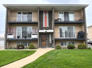 8632 Leclaire Ave, Burbank, IL 60459
