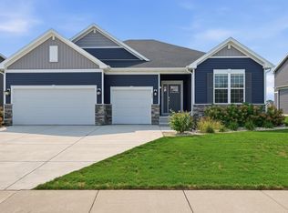 435 Peterson Trl, Oregon, WI 53575