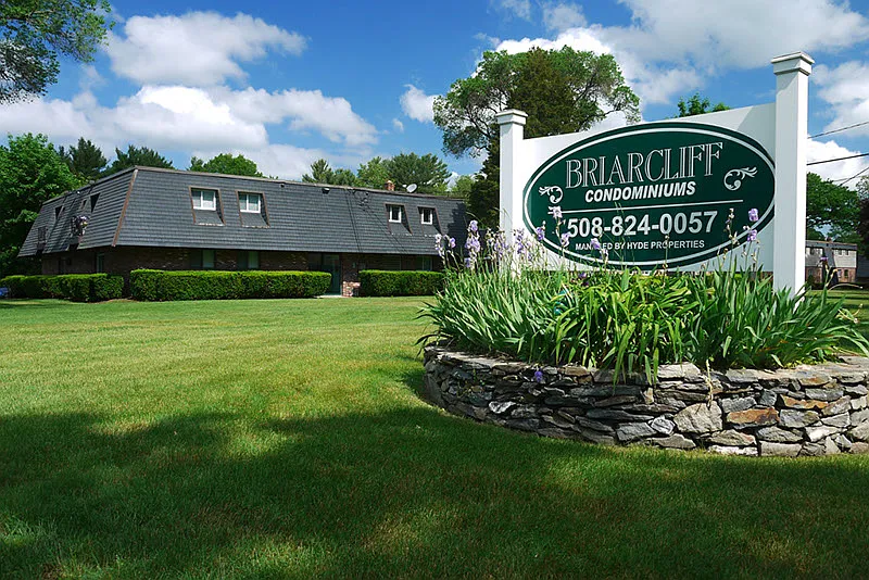 Briarcliff Codominiums — Photo 4