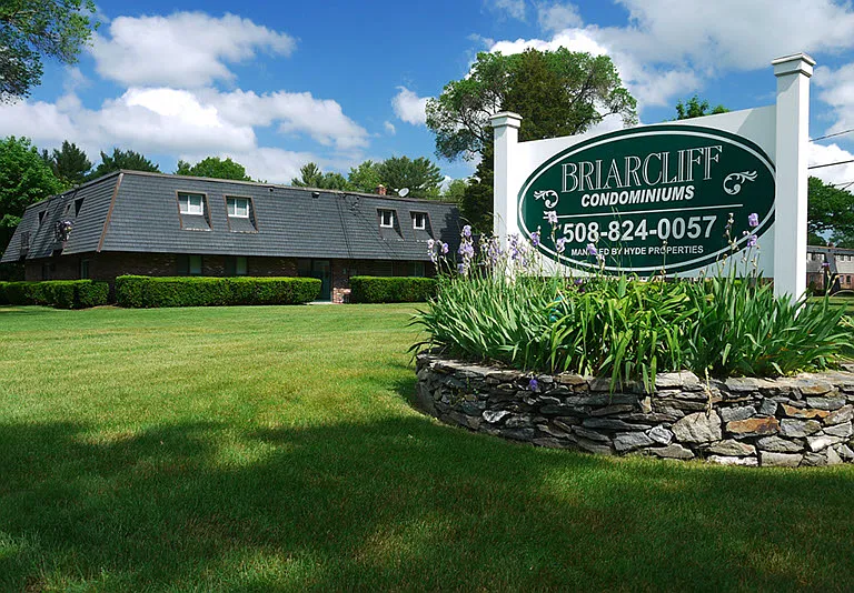 Briarcliff Codominiums — Photo 4