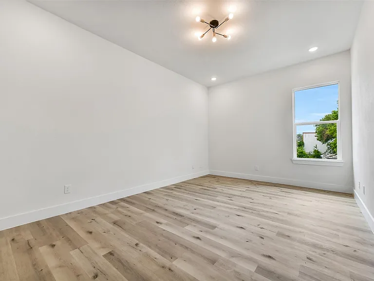 5906 Saint Augustine St #A — Photo 21