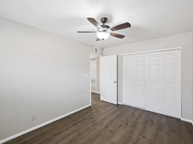 4819 E Cambridge Ave — Photo 43