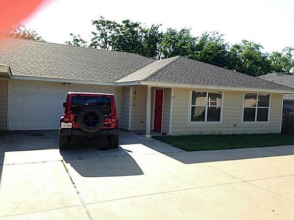 2nd image of 210 N Val Verde Cir #A & B