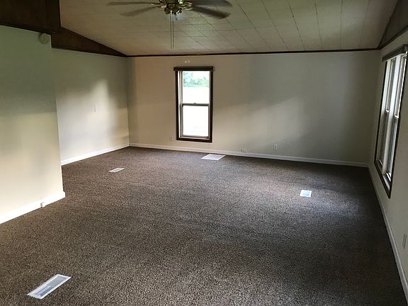 Living area, new carpet