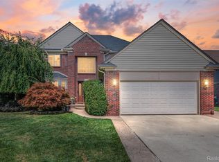 36285 Jackson St, New Baltimore, MI 48047