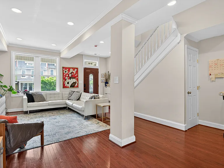 316 Todd Pl NE — Photo 6