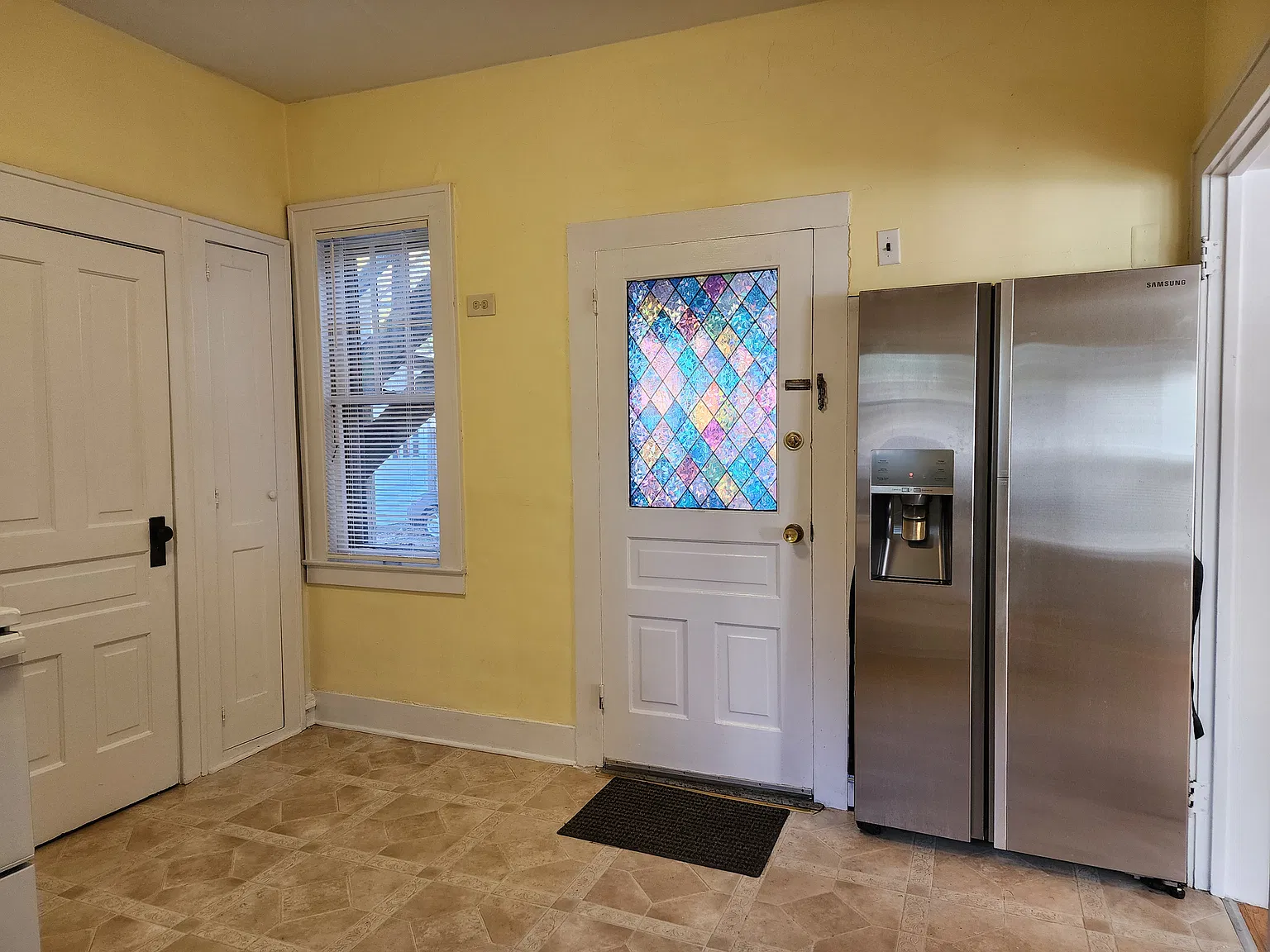 2 bed, 1100 sqft, $1,400 — Photo 4