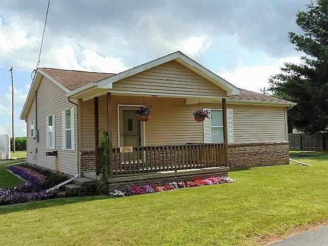 1st image of 217 E Clay St