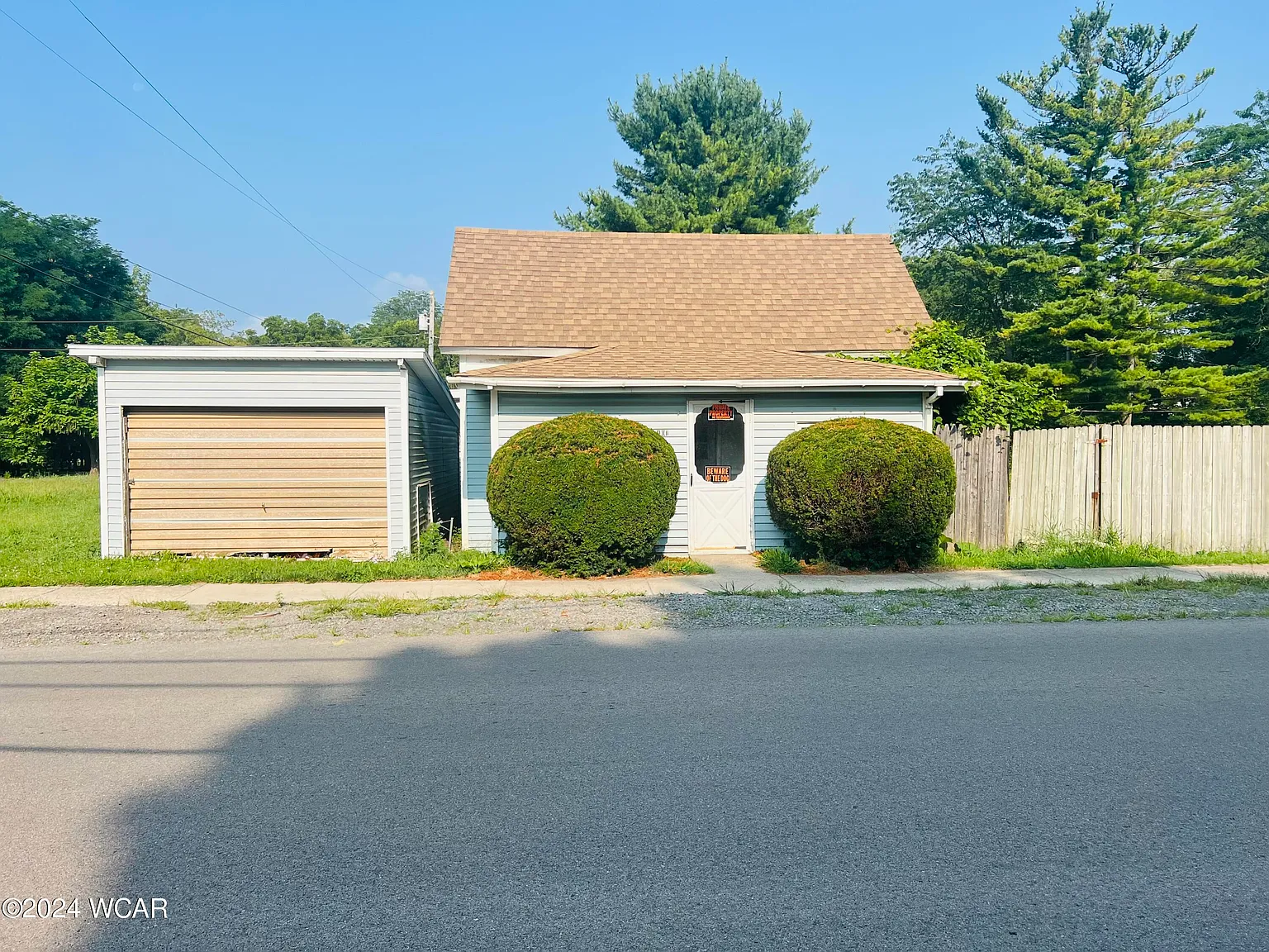 401 Lawrence St photo 1