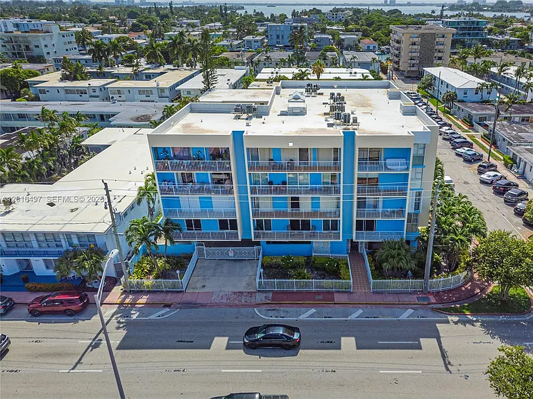 8340 Harding Ave #201 — Photo 40