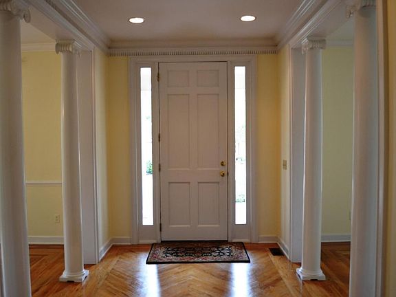 4th image of 3115 Olde Towne Ln