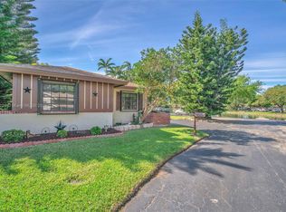 2218 Nova Village Dr, Davie, FL 33317