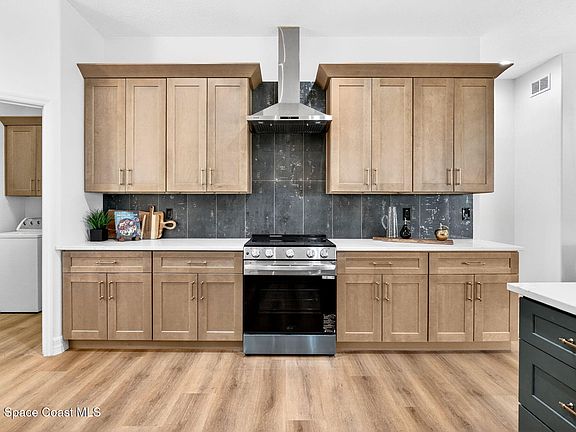 5th image of 119 Ridgemont Cir SE