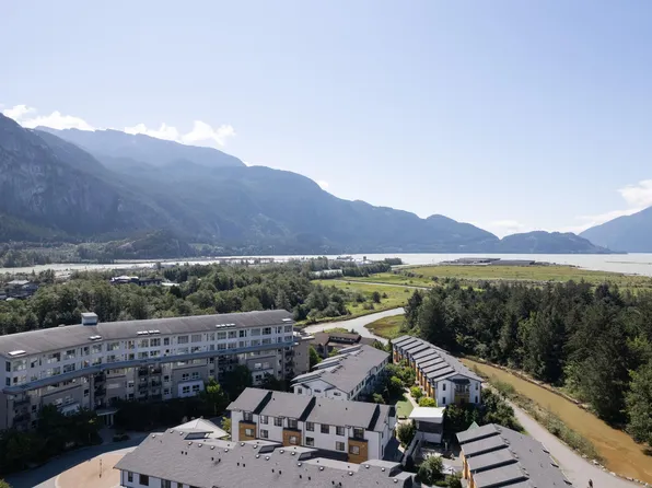 1212 Main St #213, Squamish, BC V8B 0S1