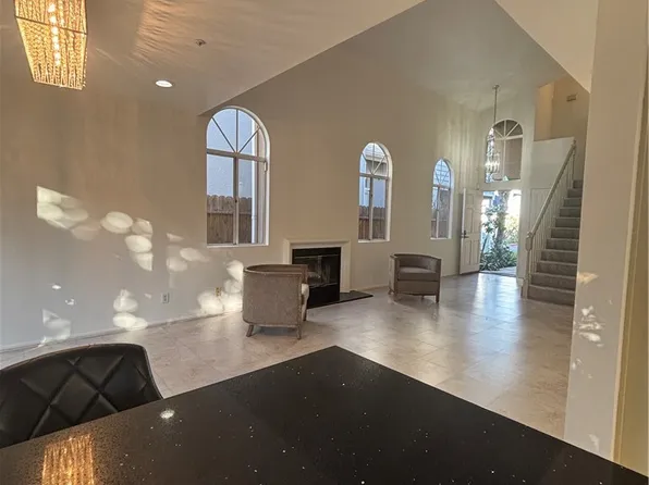 9213 Independence Way, North Hills, CA 91343