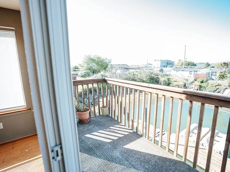 122 Cod St — Photo 9